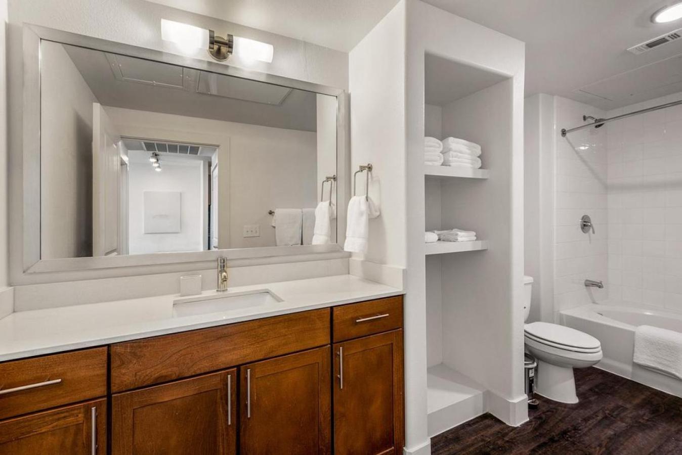 Landing At Agave - 2 Bedrooms In Downtown Apartamento